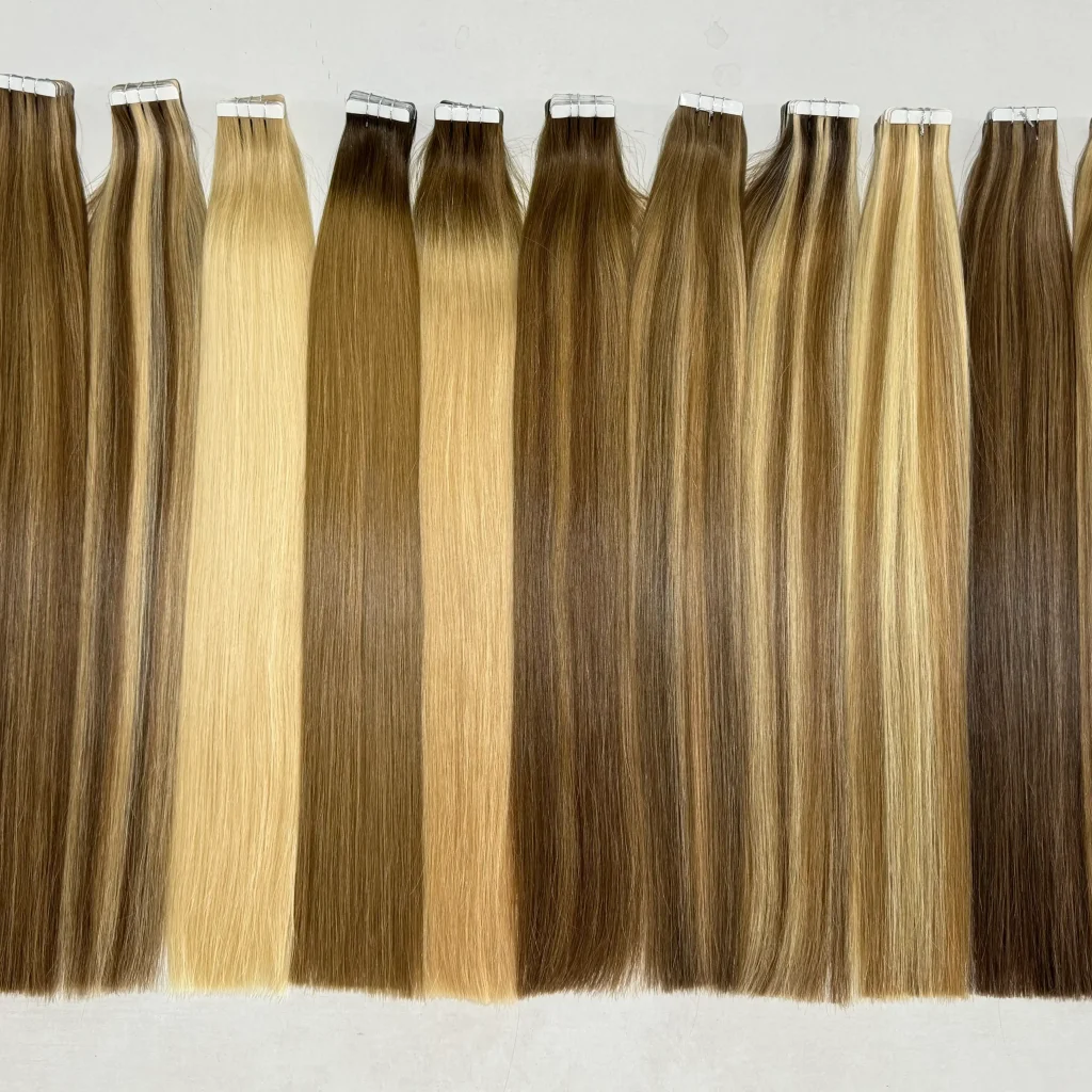 Piezas de extensiones adhesivas en tonos castaños y rubios